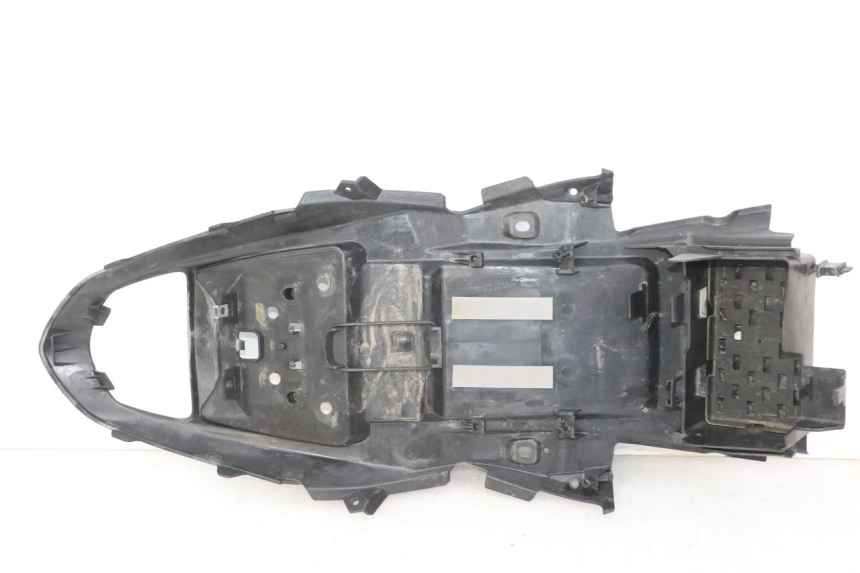 photo de PASSAGE ROUE ARRIERE SUZUKI GSR 750 (2011 - 2017)