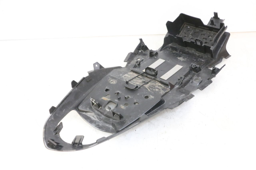 photo de PASSAGE ROUE ARRIERE SUZUKI GSR 750 (2011 - 2017)