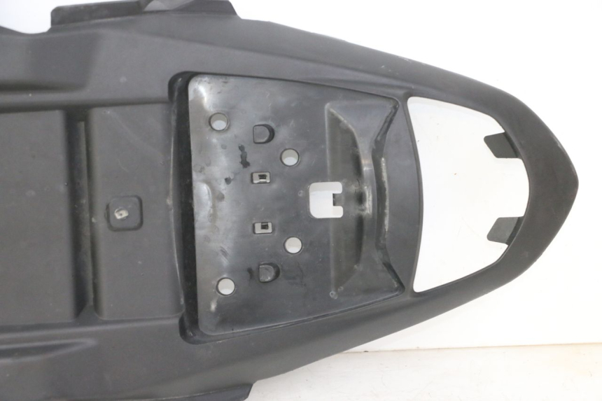 photo de PASSAGE ROUE ARRIERE SUZUKI GSR 750 (2011 - 2017)