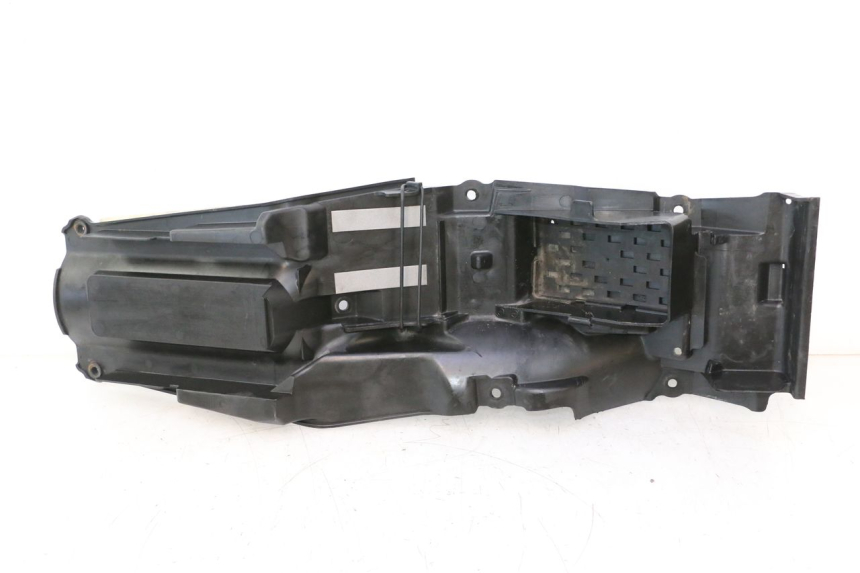 photo de PASSAGE ROUE ARRIERE SUZUKI GSR 600 (2005 - 2012) - Vue principale