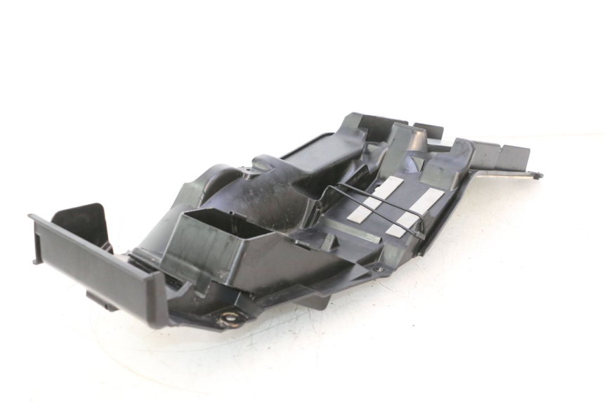 photo de PASSAGE ROUE ARRIERE SUZUKI GSR 600 (2005 - 2012) - Détail de la pièce