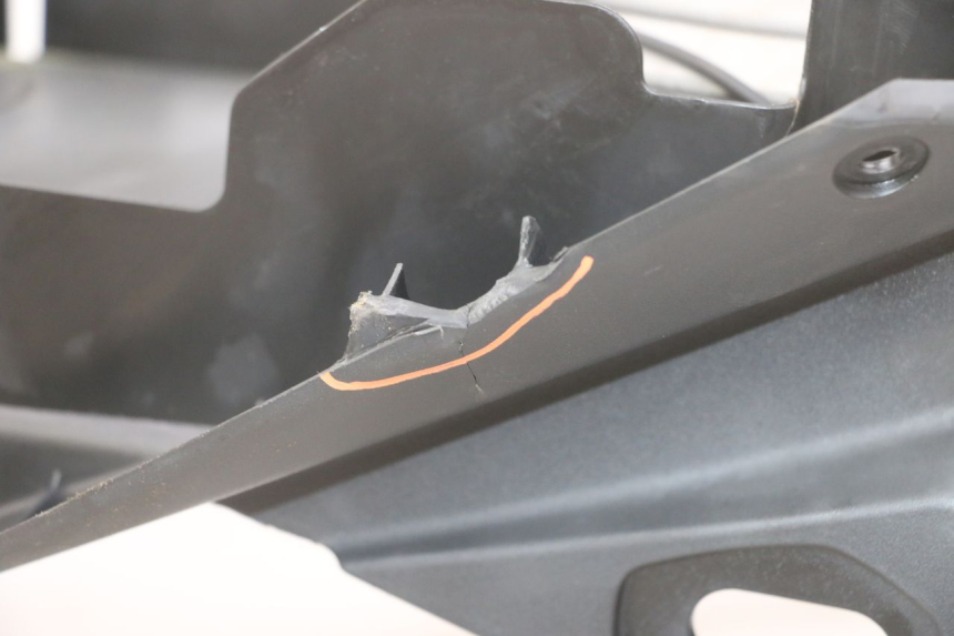 photo de PASSAGE ROUE ARRIERE SUZUKI GSX F GSXF 650 (2007 - 2015)