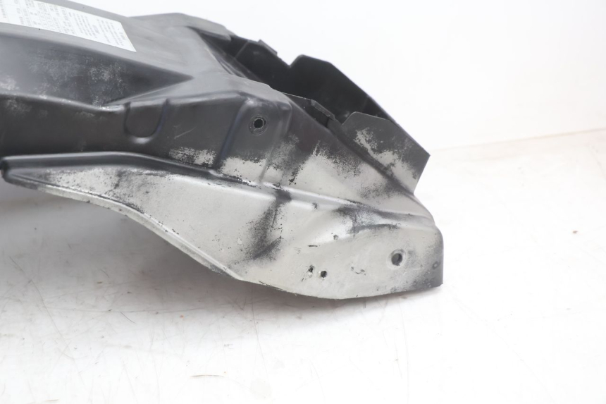 photo de PASSAGE ROUE ARRIERE SUZUKI GSX F GSXF 750 (1988 - 1998) - Gros plan technique
