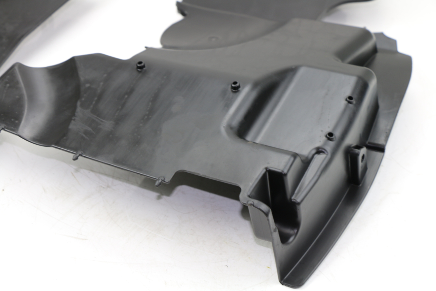 photo de PASSAGE ROUE ARRIERE KYMCO K-XCT 125 (2013 - 2017)
