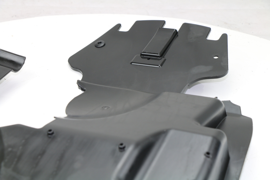 photo de PASSAGE ROUE ARRIERE KYMCO K-XCT 125 (2013 - 2017)