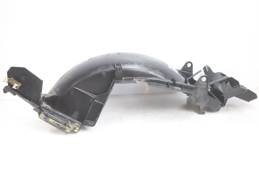 photo de PASSAGE ROUE ARRIERE HONDA ST PAN EUROPEAN 1100 (1990 - 2002) - Points de fixation