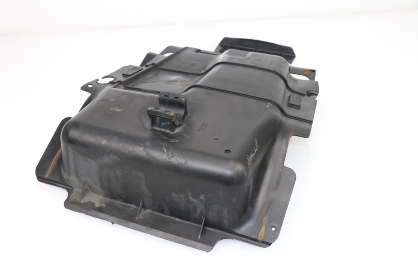 photo de PASSAGE ROUE ARRIERE SUZUKI BURGMAN EXECUTIVE ABS 650 (2006 - 2012)