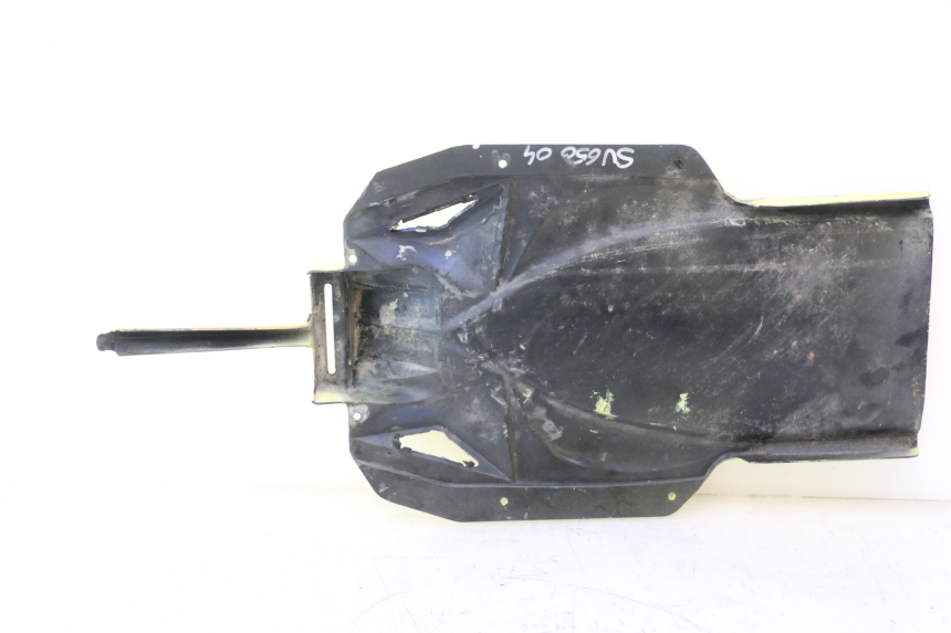 photo de PASSAGE ROUE ARRIERE SUZUKI SV S 650 (2003 - 2009) - Gros plan technique