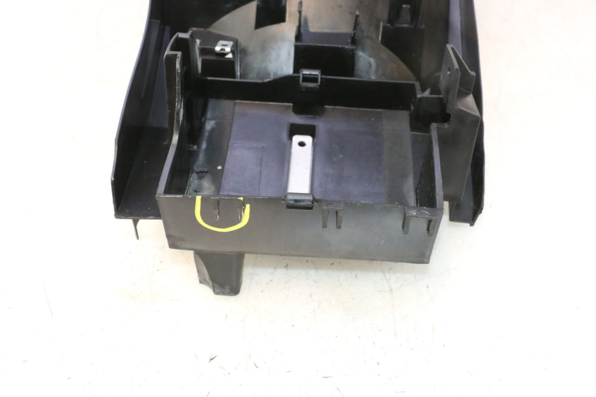 photo de PASSAGE ROUE ARRIERE YAMAHA TDM ABS 900 (2002 - 2014) - Autre angle de vue