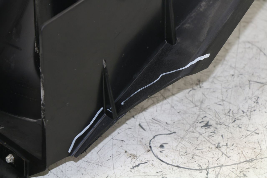 photo de PASSAGE ROUE ARRIERE TRIUMPH TIGER 955 (2001 - 2004)