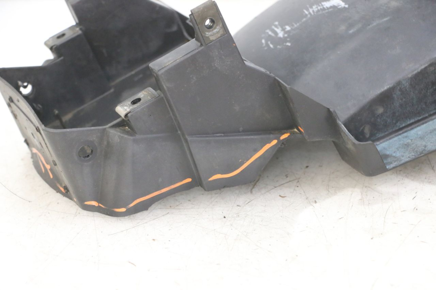 photo de PASSAGE ROUE ARRIERE YAMAHA FZS FAZER 600 (2001 - 2003)