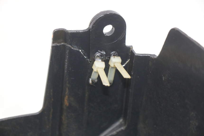 photo de PASSAGE ROUE ARRIERE YAMAHA YZF R THUNDERCAT 600 (1996 - 2003)
