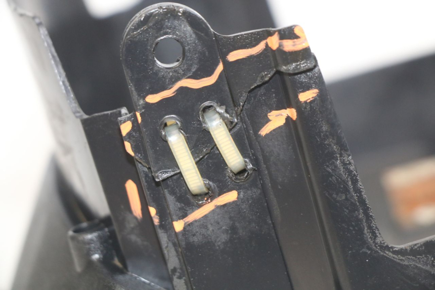 photo de PASSAGE ROUE ARRIERE YAMAHA YZF R THUNDERCAT 600 (1996 - 2003)