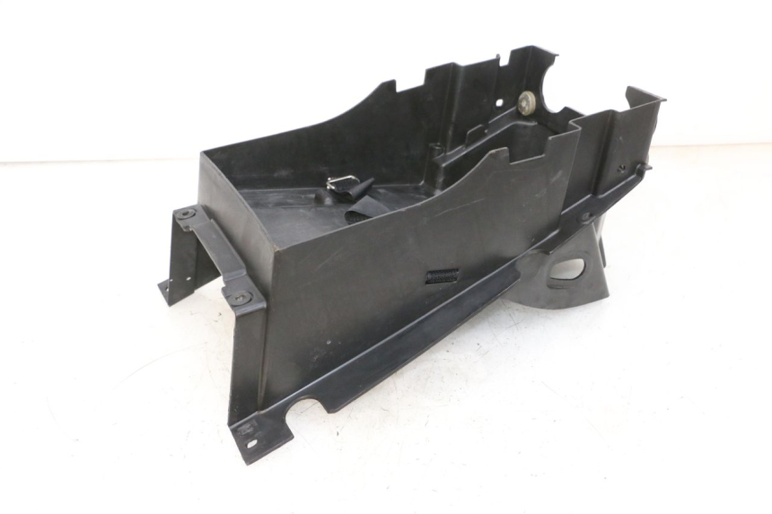 photo de PASSAGE ROUE ARRIERE KAWASAKI ZR 7 750 (1999 - 2001) - Gros plan technique