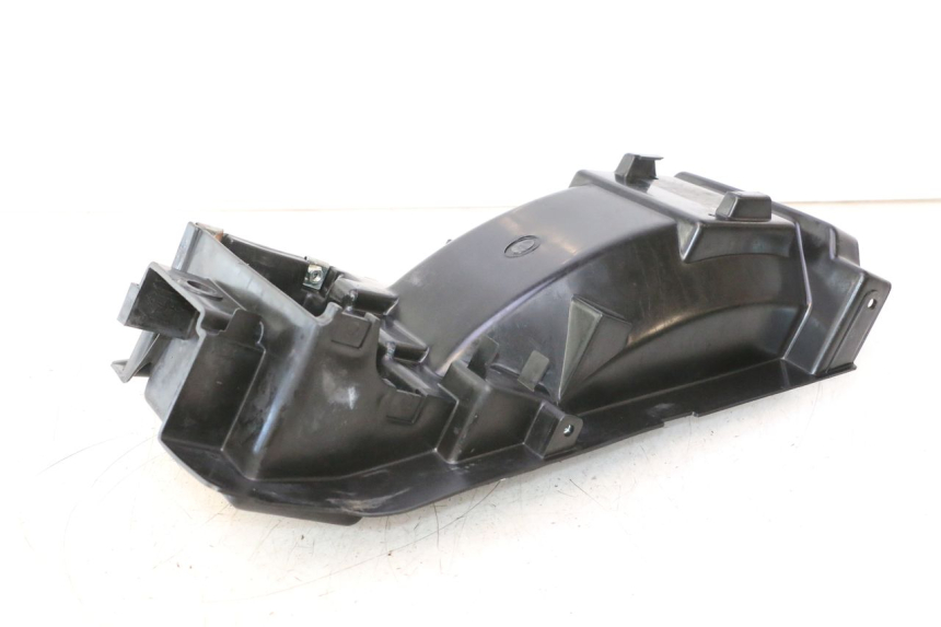 photo de PASSAGE ROUE ARRIERE KAWASAKI ZZR 600 (1995 - 2004) - Gros plan technique