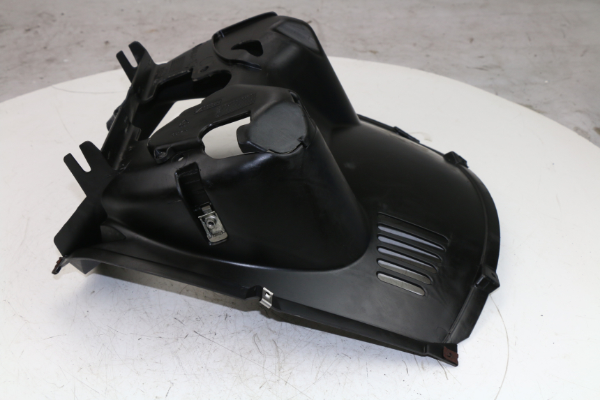 photo de PASSAGE ROUE AVANT PIAGGIO CARNABY 125 (2007 - 2011)