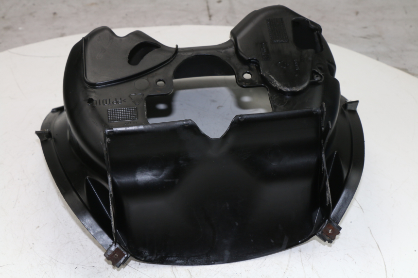 photo de PASSAGE ROUE AVANT PIAGGIO CARNABY 125 (2007 - 2011)