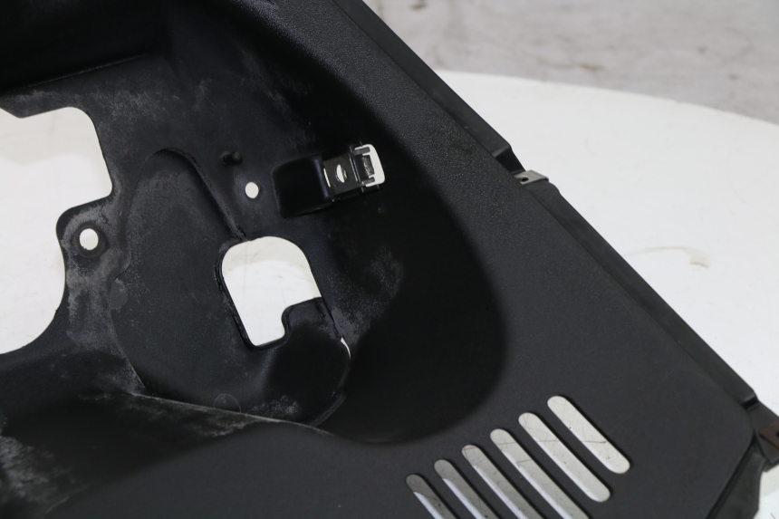 photo de PASSAGE ROUE AVANT PIAGGIO CARNABY 125 (2007 - 2011)