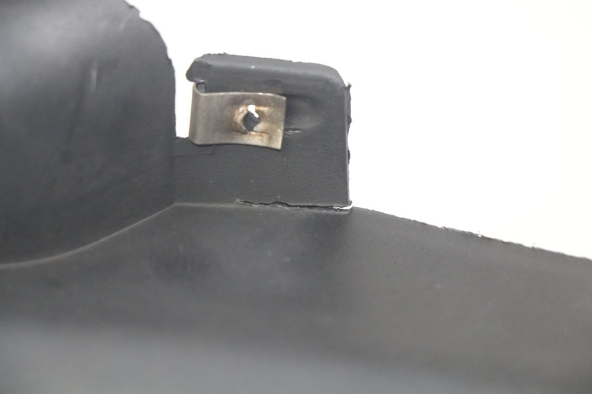 photo de PASSAGE ROUE AVANT PIAGGIO MP3 LT 400 (2007 - 2012)