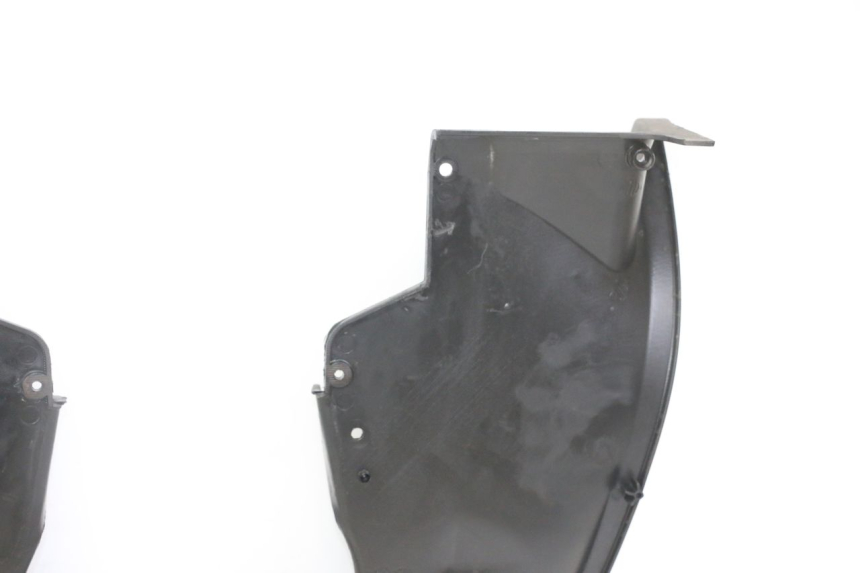 photo de PASSAGE ROUE AVANT PIAGGIO MP3 LT 400 (2007 - 2012)