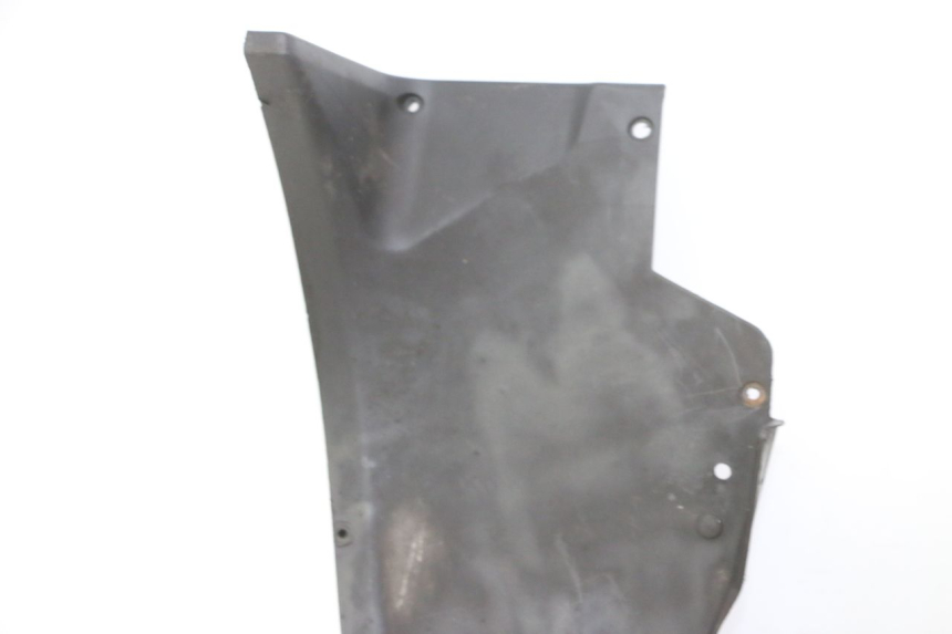 photo de PASSAGE ROUE AVANT PIAGGIO MP3 RL 250 (2007 - 2010)