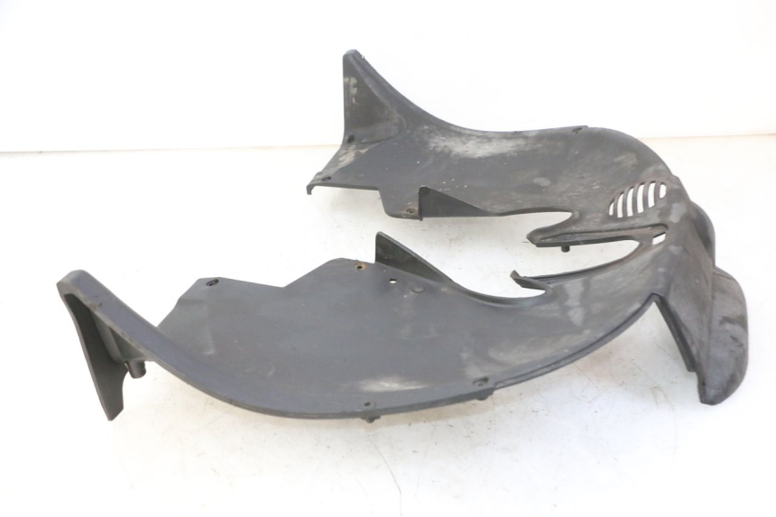 photo de PASSAGE ROUE AVANT PIAGGIO MP3 RL 250 (2007 - 2010)