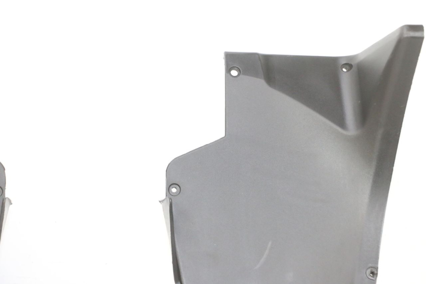 photo de PASSAGE ROUE AVANT PIAGGIO MP3 RL 250 (2007 - 2010) - Zoom composants