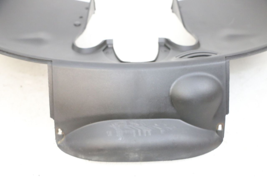 photo de PASSAGE ROUE AVANT PIAGGIO MP3 RL 250 (2007 - 2010) - Points de fixation