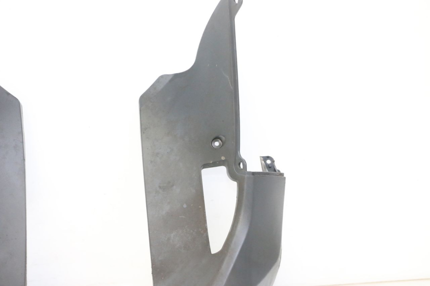 photo de PASSAGE ROUE AVANT SUZUKI UH BURGMAN 125 (2002 - 2006)