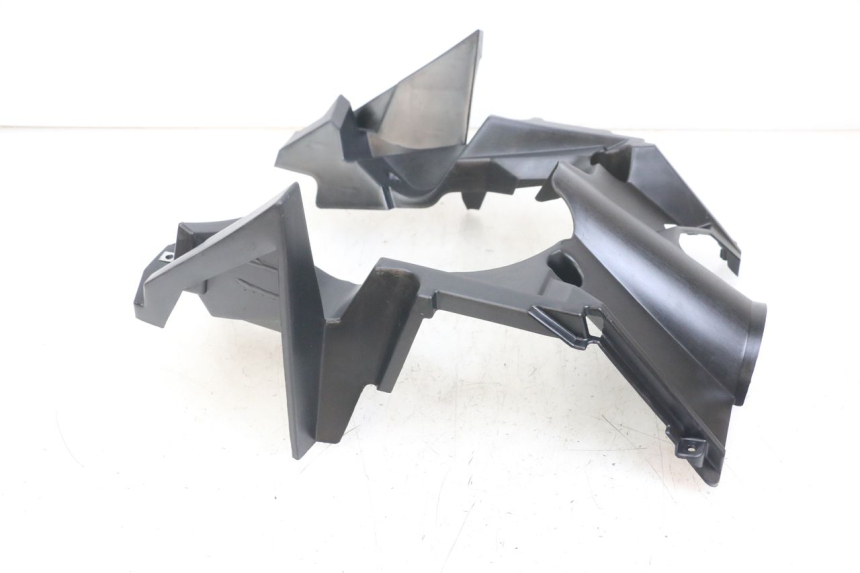 photo de PASSAGE ROUE AVANT YAMAHA AEROX 2T 50 (2013 - 2017)