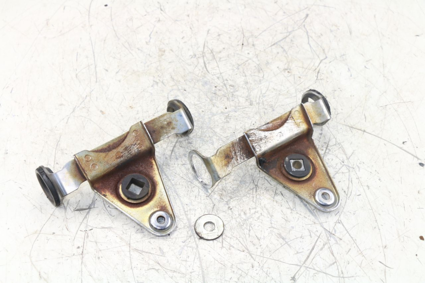 photo de PATTE PHARE SUZUKI GN 125 (1997 - 2000)