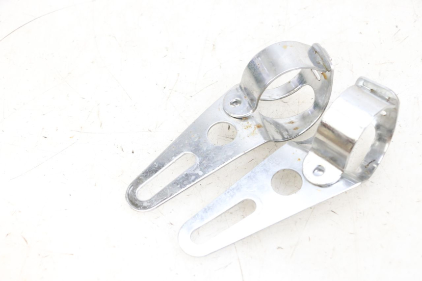 photo de PATTE PHARE SUZUKI GSF N BANDIT 600 (1996 - 1999) - Gros plan technique