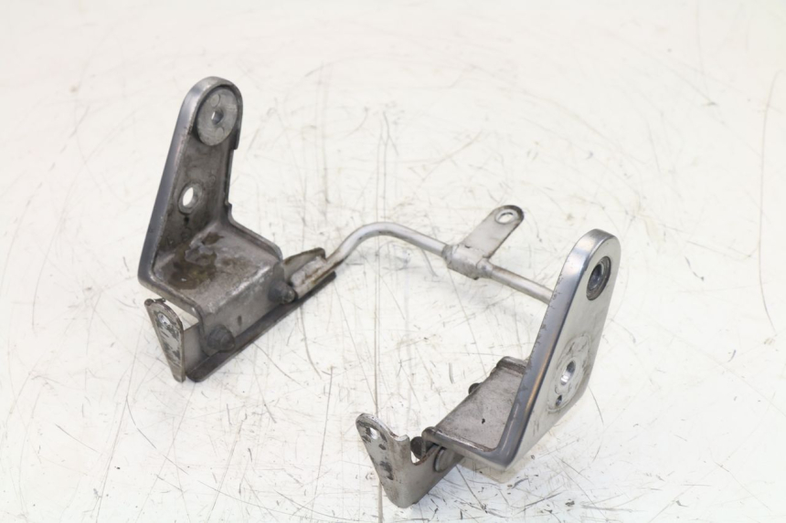 photo de PATTE PHARE KAWASAKI ZEPHYR 550 (1991 - 1998) - Autre angle de vue