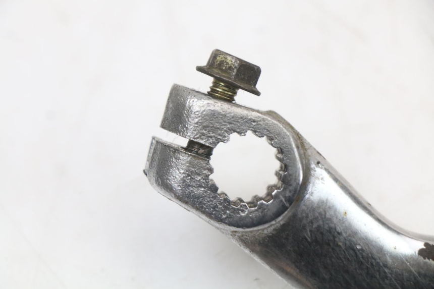 photo de Brake pedal HYOSUNG GV AQUILA 125 (2000 - 2004) - Autre angle de vue