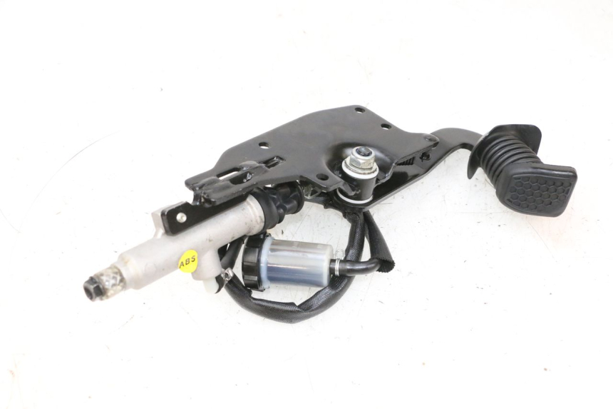 photo de PEDALE DE FREIN  PIAGGIO MP3 HPE 300 (2019 - 2026) - Gros plan technique