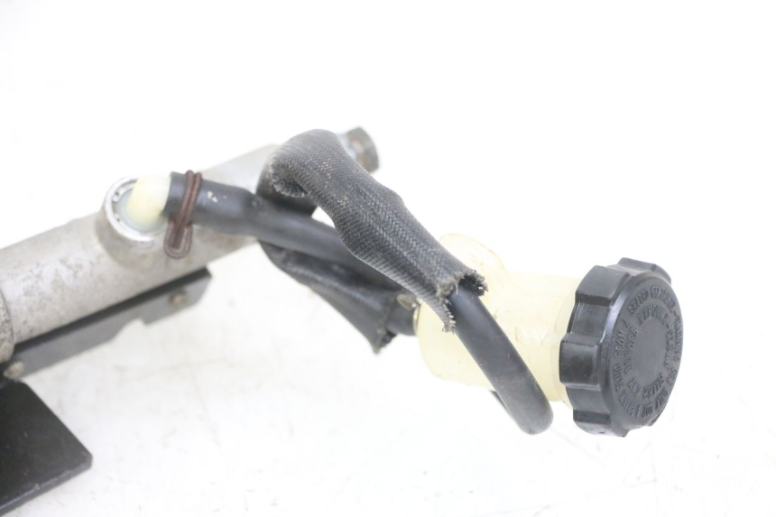 photo de PEDALE DE FREIN  PIAGGIO MP3 LT 300 (2010 - 2016) - Gros plan technique