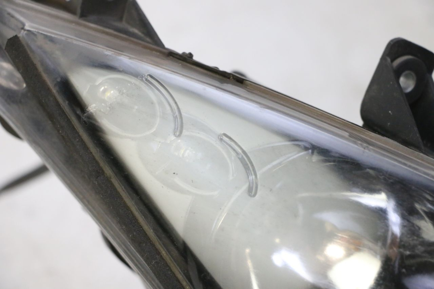 photo de PHARE AVANT QUADRO 4 4D 350 (2015 - 2018)