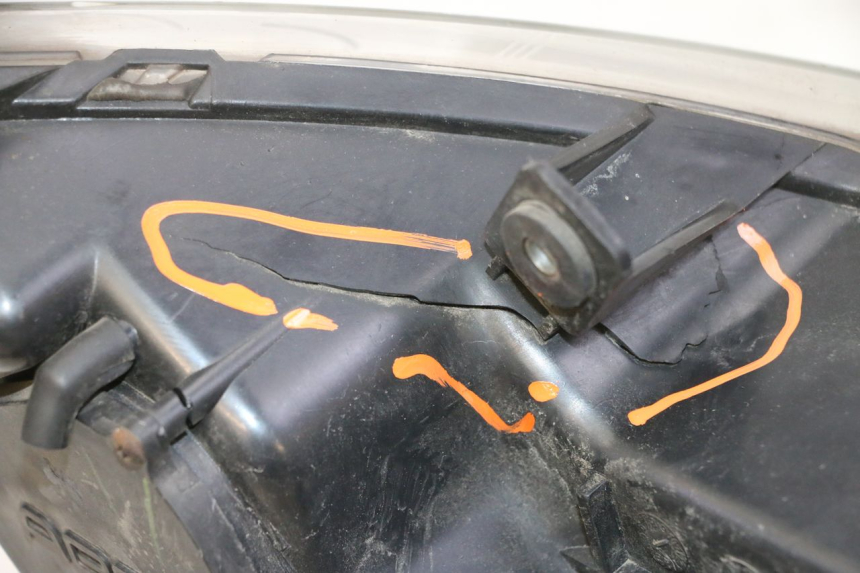 photo de PHARE AVANT QUADRO 4 4D 350 (2015 - 2018)