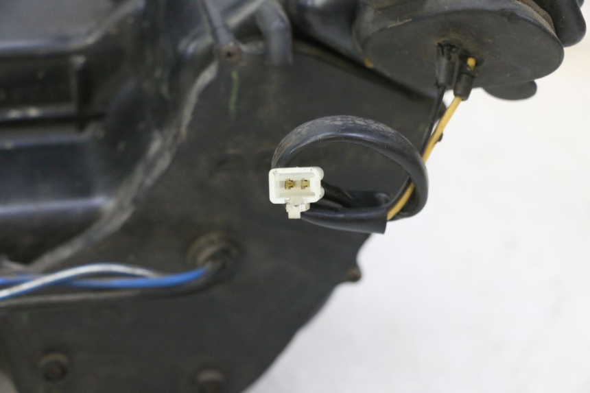 photo de PHARE AVANT QUADRO 4 4D 350 (2015 - 2018)