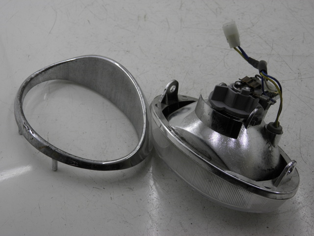 photo de PHARE AVANT APRILIA SCARABEO 100 (2003 - 2012)