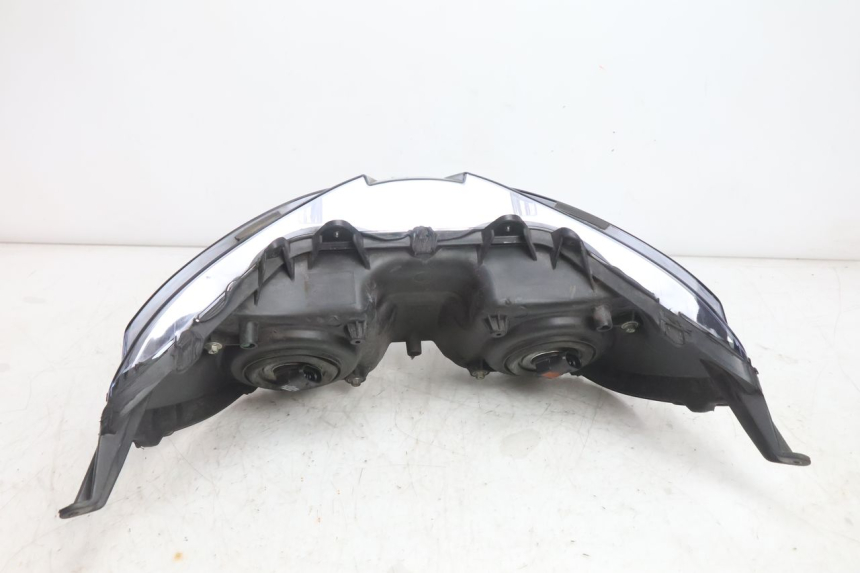 photo de PHARE AVANT APRILIA ATLANTIC S 125 (2010 - 2013) - Gros plan technique