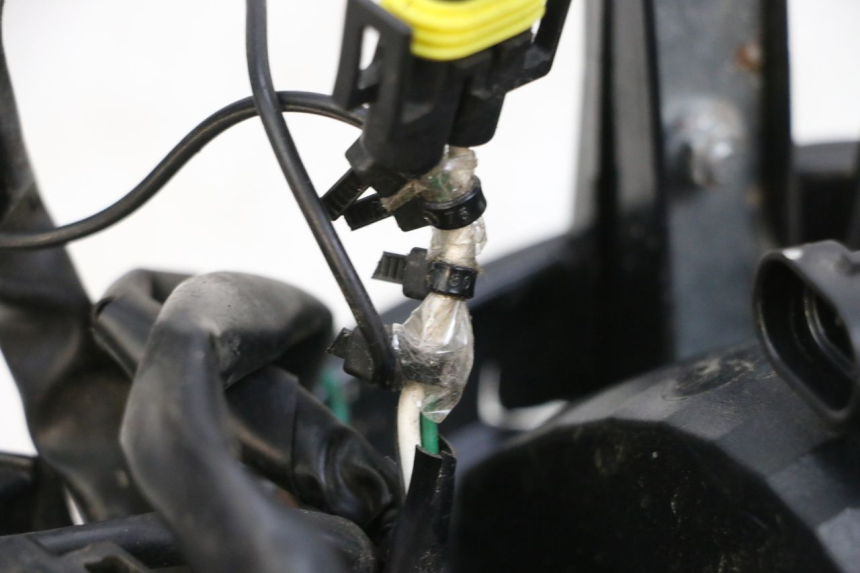 photo de PHARE AVANT MAG POWER BOMBERS 4T 50 (2016 - 2026) - Vue produit