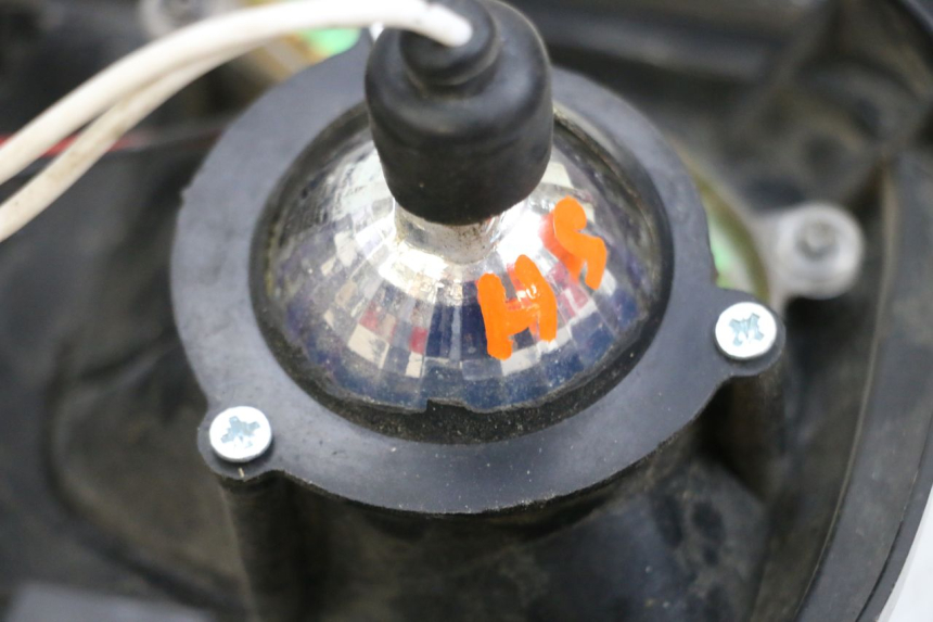 photo de PHARE AVANT MBK BOOSTER SPIRIT 50 (2004 - 2017) - Gros plan technique