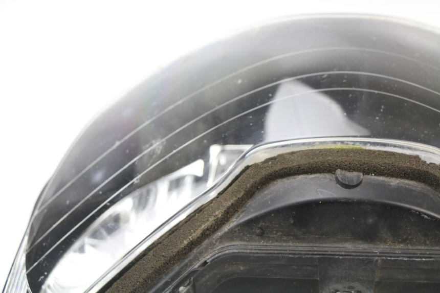 photo de PHARE AVANT HONDA CBR 929 RR FIREBLADE 900 (2000 - 2001) - Gros plan technique