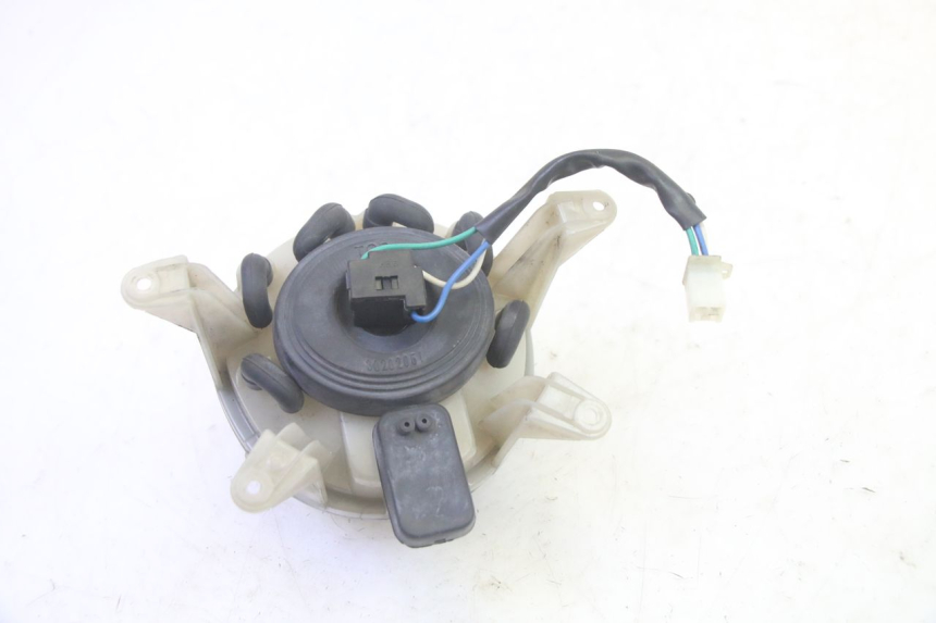 photo de PHARE AVANT PEUGEOT DJANGO 4T 50 (2014 - 2019) - Gros plan technique