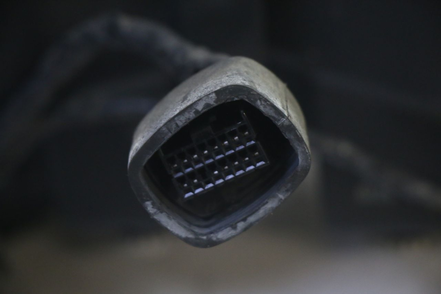 photo de PHARE AVANT SUZUKI DL V STROM 1000 (2002 - 2007) - Zoom composants