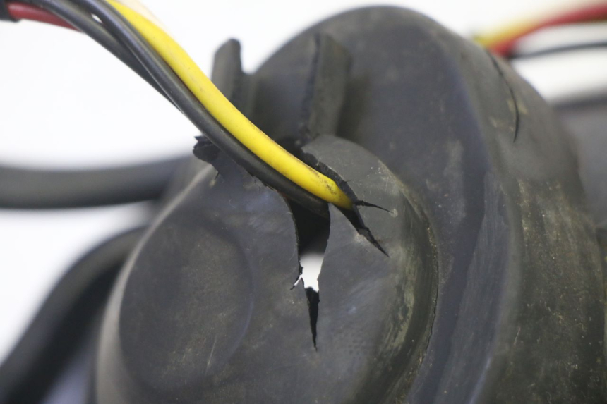 photo de PHARE AVANT DROIT ADIVA AD3 300 (2014 - 2020)