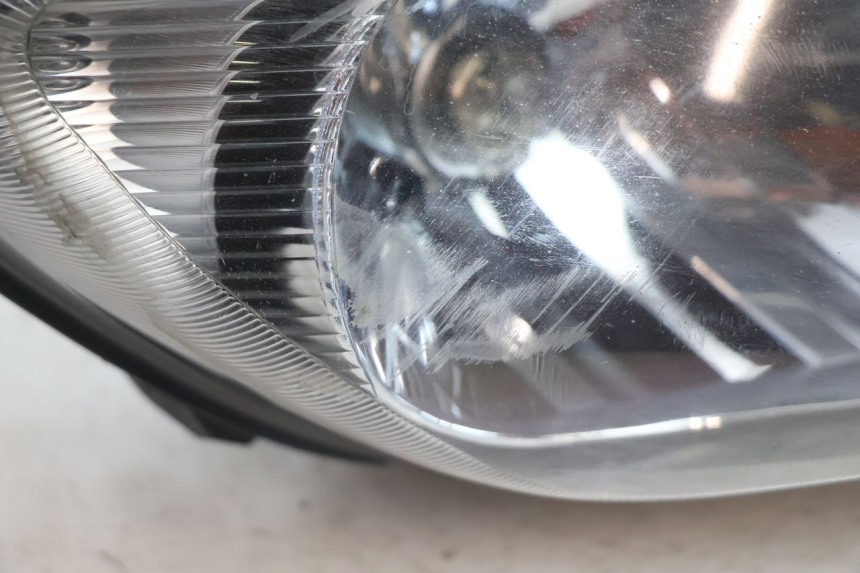 photo de PHARE AVANT DROIT SUZUKI BURGMAN EXECUTIVE ABS 650 (2006 - 2012) - Détail de la pièce