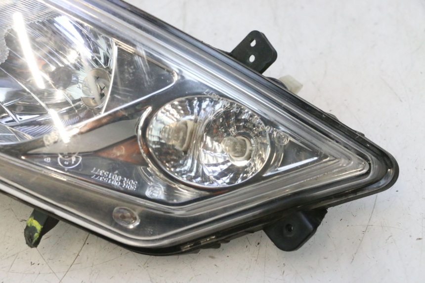 photo de PHARE AVANT DROIT PEUGEOT CITYSTAR 2T 50 (2018 - 2021) - État de surface