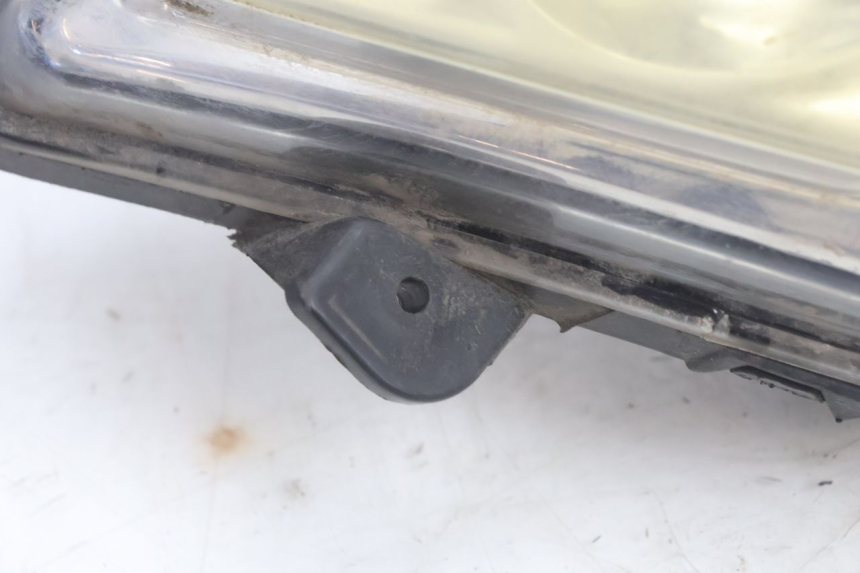 photo de PHARE AVANT DROIT PEUGEOT CITYSTAR 125 (2011 - 2017) - Zoom état d’usage